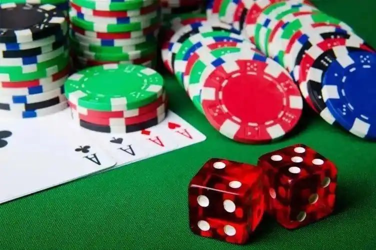 Ilustrasi akses mudah platform frisplay88 di perangkat mobile dan desktop